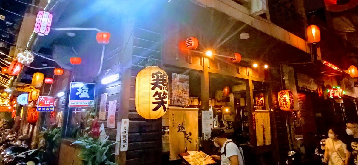 Torisho Izakaya – A Japanese-style tavern offering delicious ramen, along with a wide variety of grilled skewers, in a rustic and vibrant setting